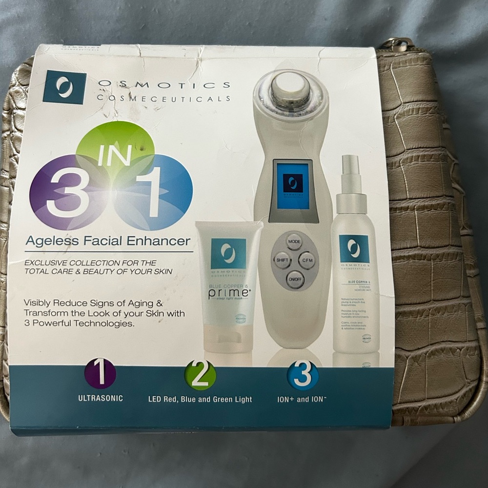 3-in-1 Ageless Facial Enhancer – White NWT